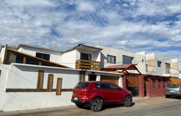Arriendo amplia Casa en Arica